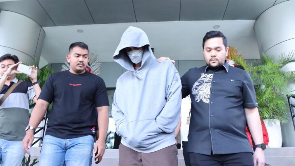 Polisi Sebut Hasil Tes Urine Fachri Albar Positif Konsumsi Narkoba